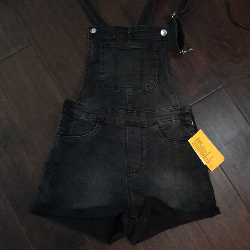 Black Bib